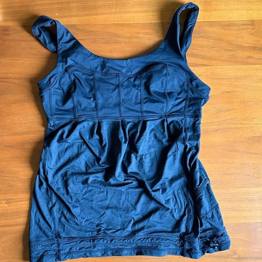 EUC Lululemon Black Tank with Drawstring Sz 6​​